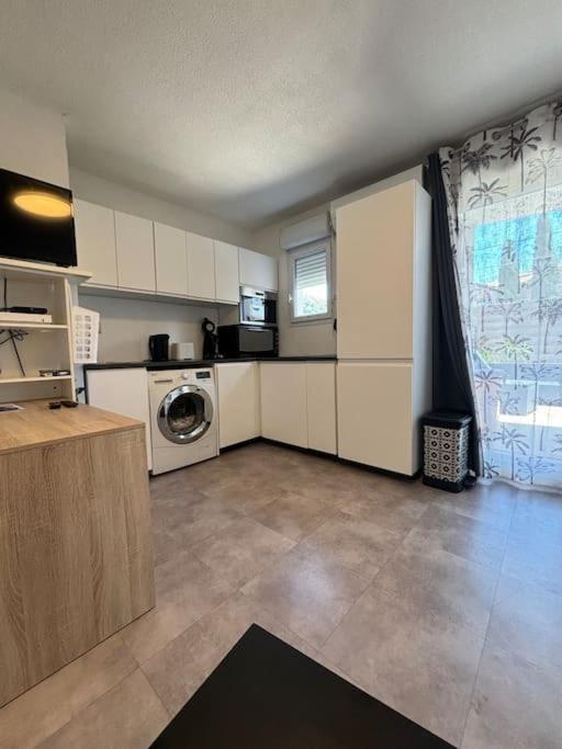 Appartement Terrasse Et Piscine مونبيلييه المظهر الخارجي الصورة