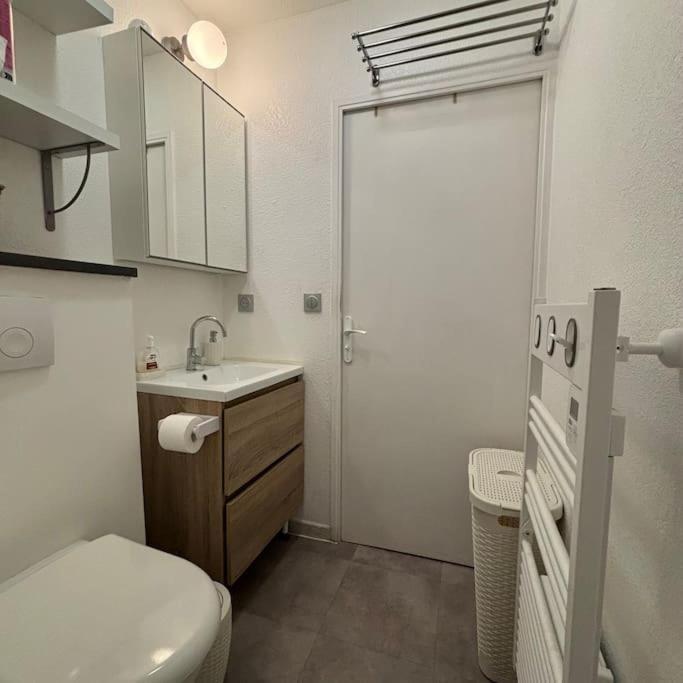 Appartement Terrasse Et Piscine مونبيلييه المظهر الخارجي الصورة